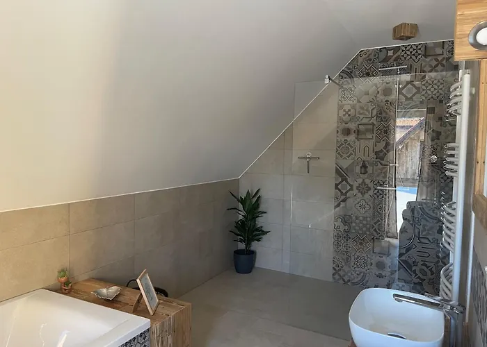 Residences Am Tor Zur Suedsteirischen Weinstrasse بيت للعطل Arnfels